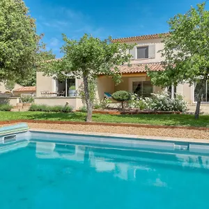  Hébergement de vacances Le Jardin Des Delis Neuf En Provence France